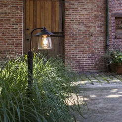Buitenlamp op paal zwart/roest met helder glas></noscript>Straluma Online
