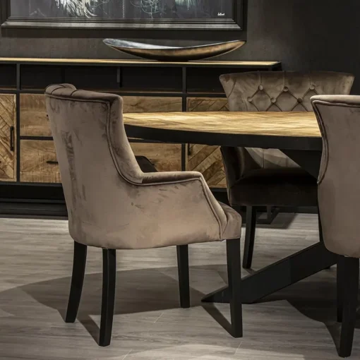 Comfortabele armstoel donker taupe met zwarte poot>Straluma New