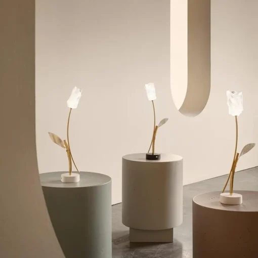 Decoratieve LED tafellamp Tullip zwart/goud dimbaar>Straluma New