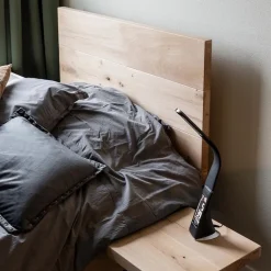 Design tafellamp zwart met klok en dimbaar LED></noscript>Straluma Best