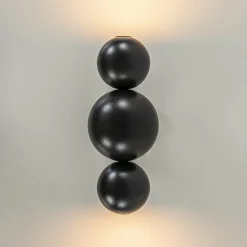 Design wandlamp textured black inclusief LED></noscript>Straluma