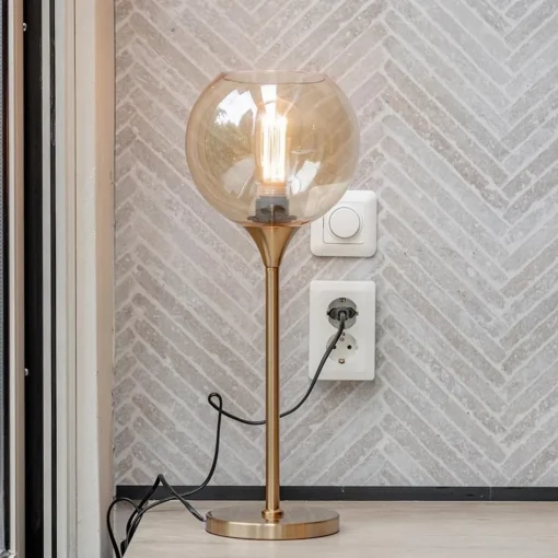 Gouden tafellamp met amber glazen bol 20 cm>Straluma Hot