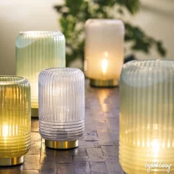 Grote Lipa tafellamp batterijen warm licht grijs ribbel glas></noscript>Straluma