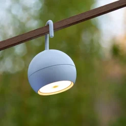 Kleine ronde buitenlamp met USB wit></noscript>Straluma Outlet