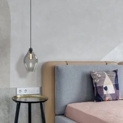Mat zwarte hanglamp met smoke glas ruit></noscript>Straluma New