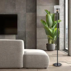 Mat zwarte LED vloerlamp met glazen kap helder/titanium></noscript>Straluma Best