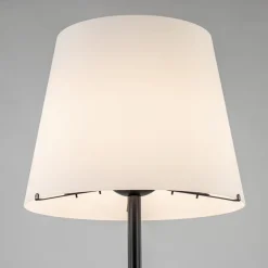 Mat zwarte vloerlamp met opaal glazen kap></noscript>Straluma Sale