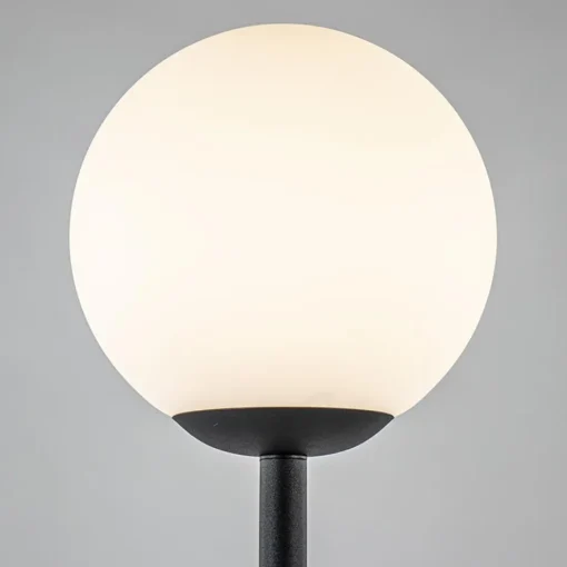 Retro vloerlamp mat zwart met witte glazen bol>Straluma New
