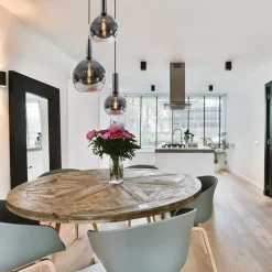 Ronde 3-lichts hanglamp met diverse smoke glazen kappen></noscript>Straluma