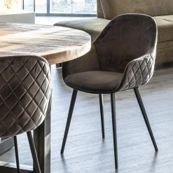 Trendy armstoel velvet grey met zwart metalen poot></noscript>Straluma Outlet