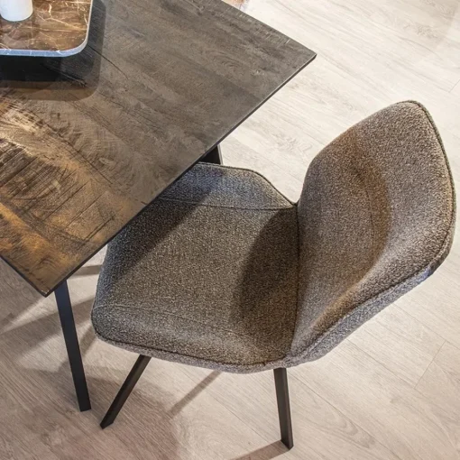 Trendy eetkamerstoel stof bruin met zwarte poot>Straluma Online