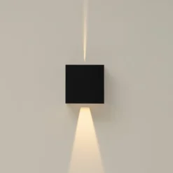 Wandlamp Davos XL zwart IP65></noscript>Straluma New
