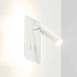 Witte wandlamp vierkant inclusief LED en spot>Straluma Best