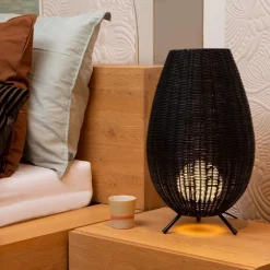 Zwarte rotan tafellamp met gouden driepoot></noscript>Straluma New