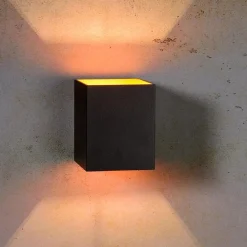 Zwarte-gouden wandlamp Xera vierkant></noscript>Straluma Discount